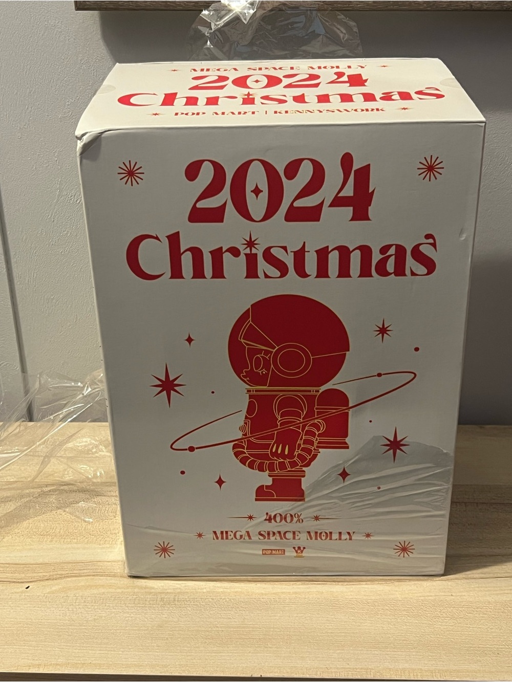 Limited Edition POP MART MEGA Space Molly 400% Christmas Edition 2024 Collectibl - Picture 2 of 14
